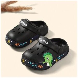 Cozy Cub •Cute Dinosaur Design Beach Baby Sandals With Holes